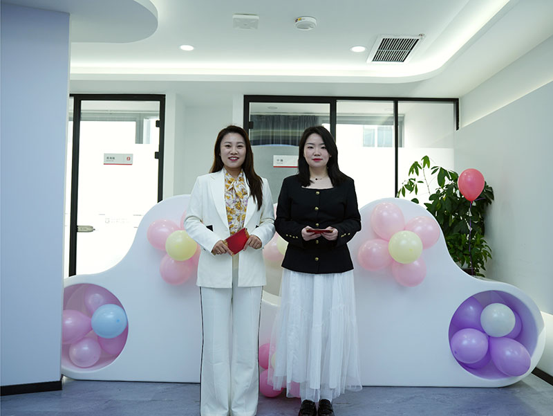 向美而生，灼灼其华，女神节快乐！